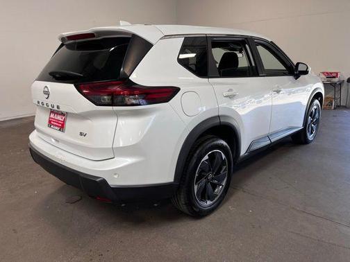 Everest White P 2024 Nissan Rogue SV