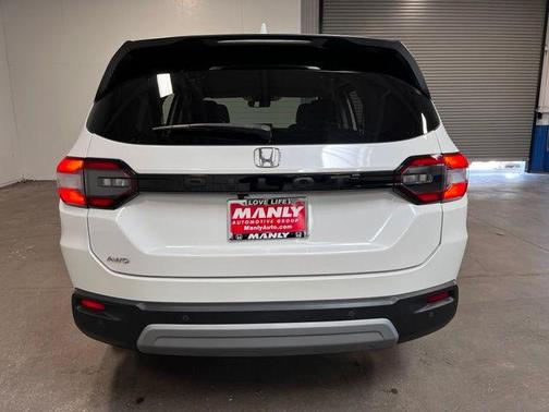White 2023 Honda Pilot EX-L 7-Passenger
