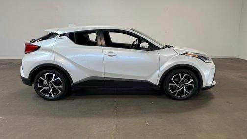2022 Toyota C-HR XLE