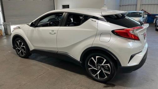 2022 Toyota C-HR XLE