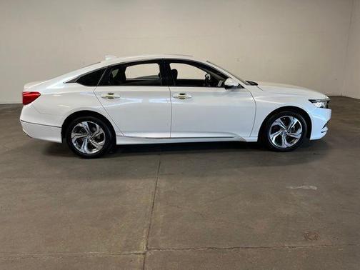 White 2018 Honda Accord EX-L