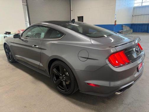 2022 Ford Mustang EcoBoost