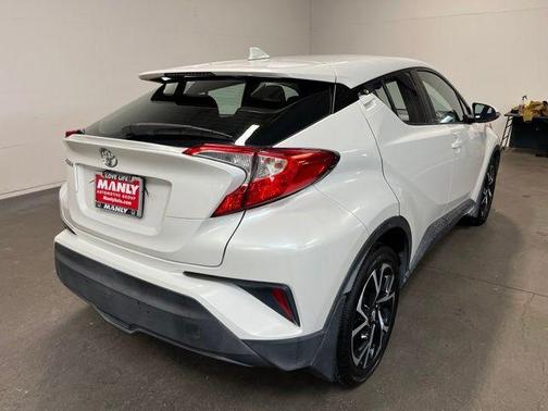 White 2018 Toyota C-HR XLE