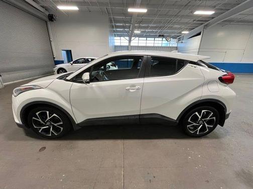 White 2018 Toyota C-HR XLE