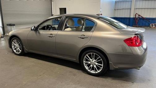 2010 INFINITI G37x Base