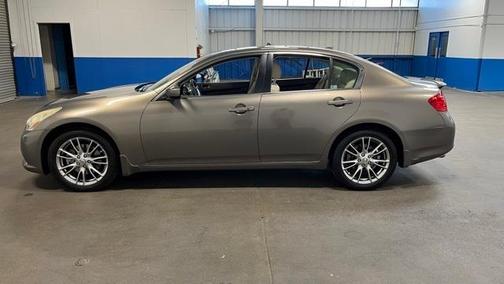 2010 INFINITI G37x Base