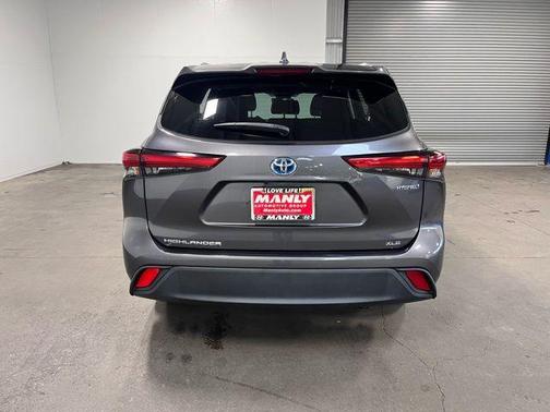 2022 Toyota Highlander Hybrid XLE