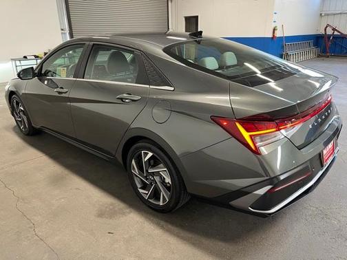 2024 Hyundai ELANTRA HEV Limited