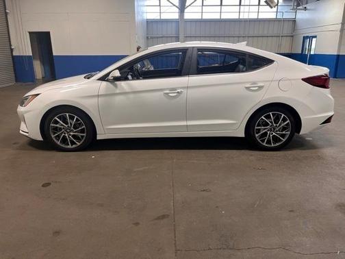 2020 Hyundai ELANTRA Limited