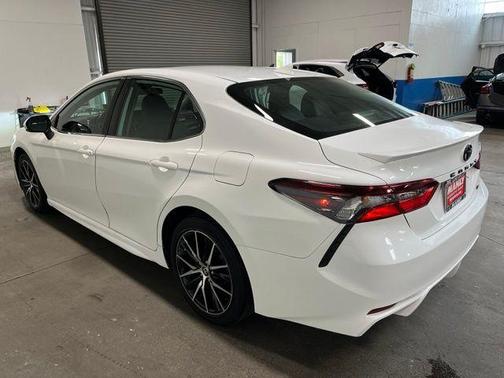 White 2023 Toyota Camry SE