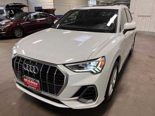 2022 Audi Q3 45 S line Premium