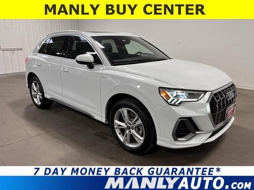 2022 Audi Q3 45 S line Premium