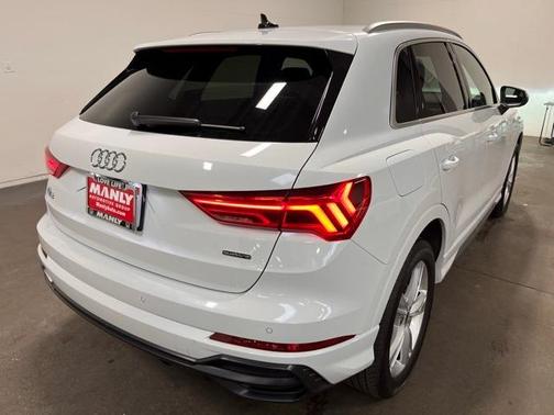 2022 Audi Q3 45 S line Premium