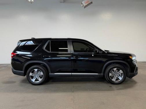 2023 Honda Pilot EX-L 8-Passenger