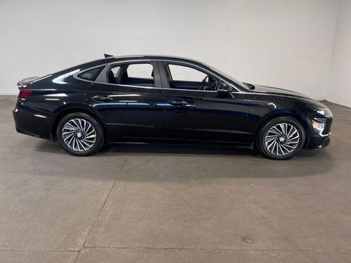 2022 Hyundai SONATA Hybrid SEL