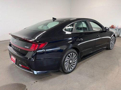 2023 Hyundai SONATA Hybrid Limited