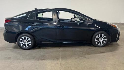 2021 Toyota Prius LE
