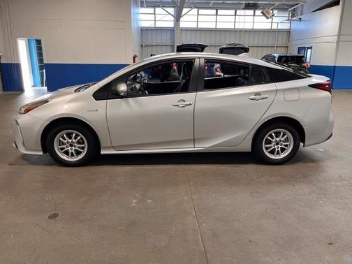 2019 Toyota Prius XLE