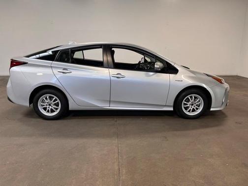 2019 Toyota Prius XLE