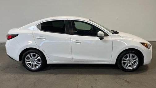 2017 Toyota Yaris iA Base