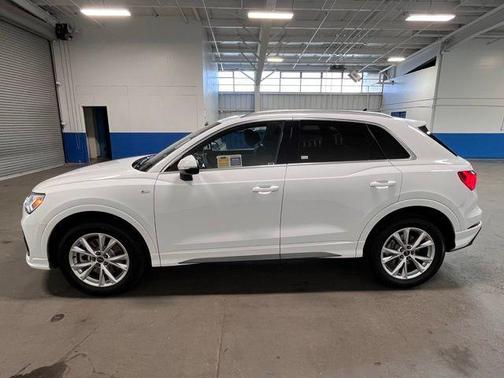 2025 Audi Q3 45 S line Premium