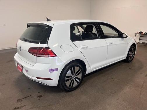 2019 Volkswagen e-Golf SE