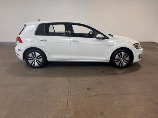 2019 Volkswagen e-Golf SE