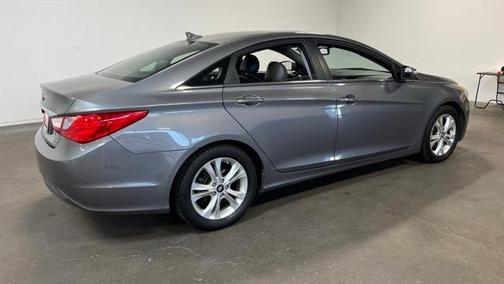 2011 Hyundai SONATA Limited