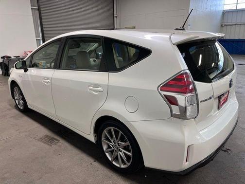 2015 Toyota Prius v Five