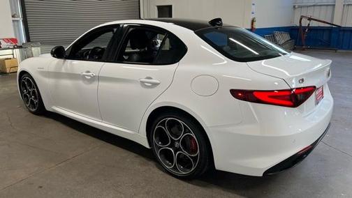 2023 Alfa Romeo Giulia Veloce