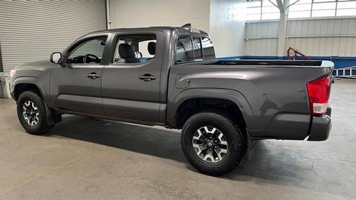 2017 Toyota Tacoma SR