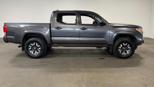 2017 Toyota Tacoma SR