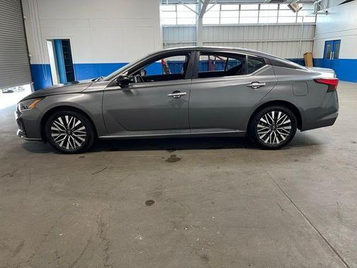 Gun Metallic 2024 Nissan Altima 2.5 SV