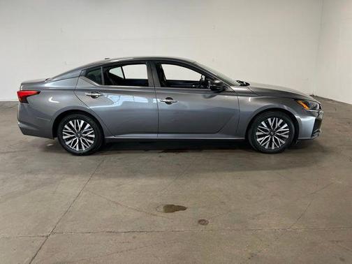Gun Metallic 2024 Nissan Altima 2.5 SV