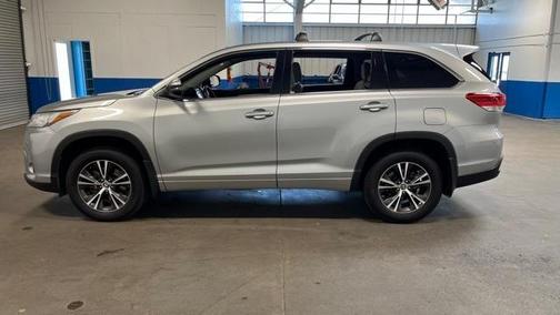 2017 Toyota Highlander LE