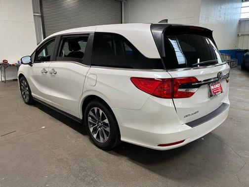 White 2023 Honda Odyssey EX-L