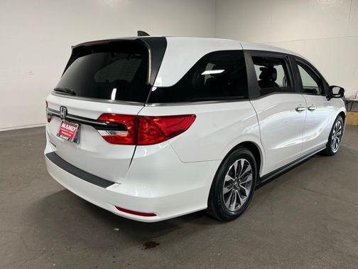 White 2023 Honda Odyssey EX-L