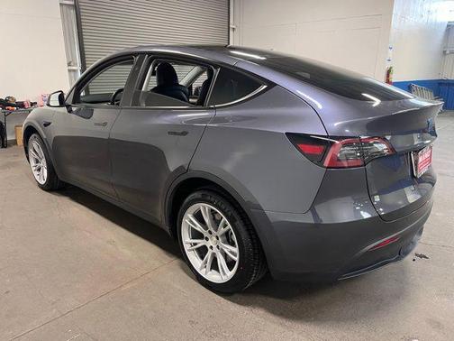 2023 Tesla Model Y Base