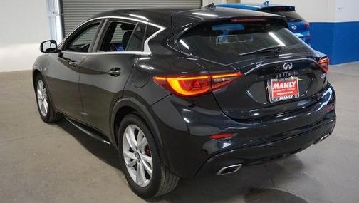 Photo 5 of 28 of 2018 INFINITI QX30 Luxury