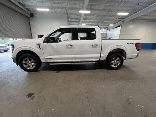Oxford White 2024 Ford F-150 XLT