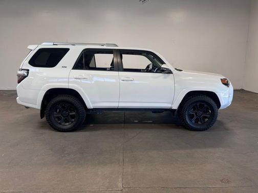 White 2018 Toyota 4Runner SR5 Premium