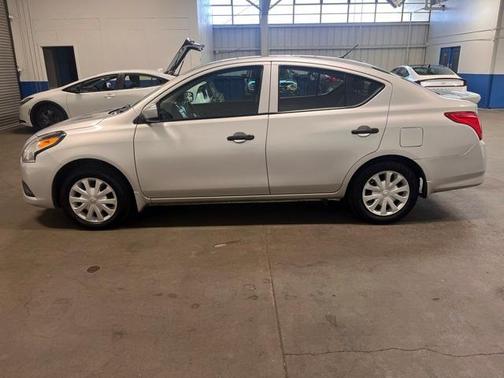 2019 Nissan Versa 1.6 S+