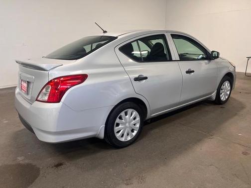 2019 Nissan Versa 1.6 S+