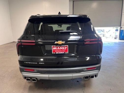 Mosaic Black Metallic 2025 Chevrolet Traverse LT