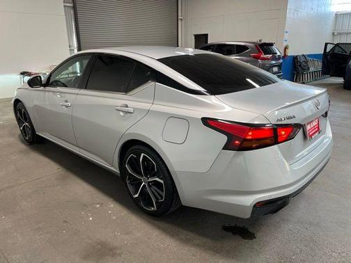 Brilliant Silver Metallic 2023 Nissan Altima 2.5 SR