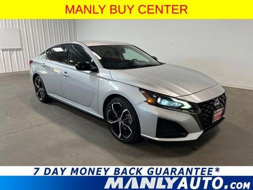 Brilliant Silver Metallic 2023 Nissan Altima 2.5 SR