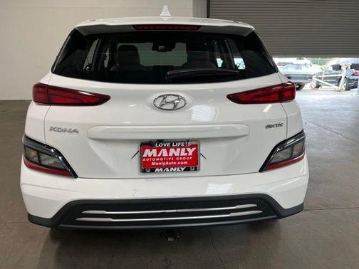 White 2023 Hyundai KONA EV SEL