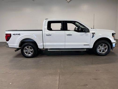 Oxford White 2024 Ford F-150 XLT