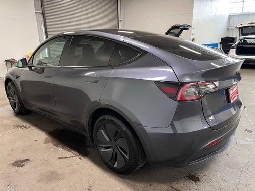 Midnight Silver 2023 Tesla Model Y Long Range