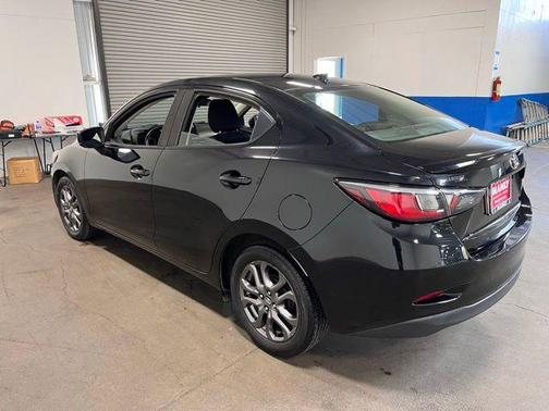 2019 Toyota Yaris Sedan LE